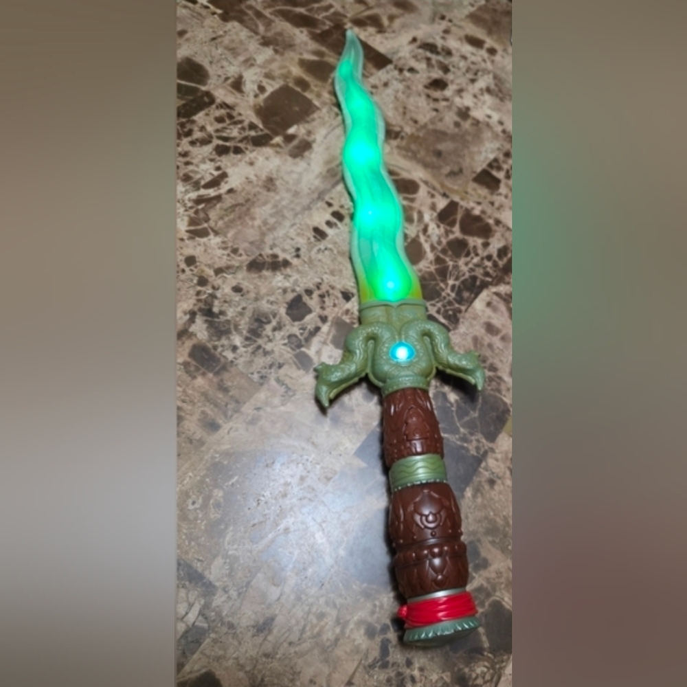 Disney Raya and the Last Dragon Lights and Sound Adventure Sword Toy WORKS!